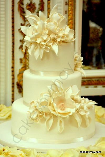 Elegant white on white cake - Cake by Cakes by Maylene