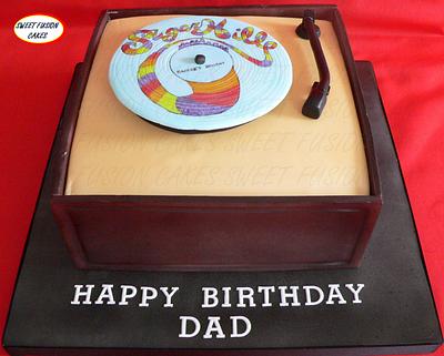 Record Player Cake - Cake by Sweet Fusion Cakes (Anjuna)