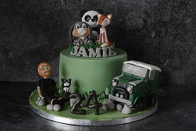 Animals and a Landrover - Cake by Tilly