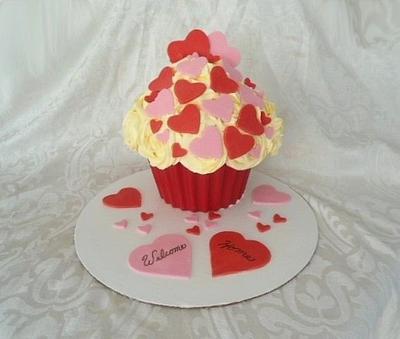 Colossal cupcake - Cake by Sugar Me Cupcakes