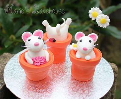 Teeny tiny mice for Fairytale Forest - Cake by Marie's Bakehouse