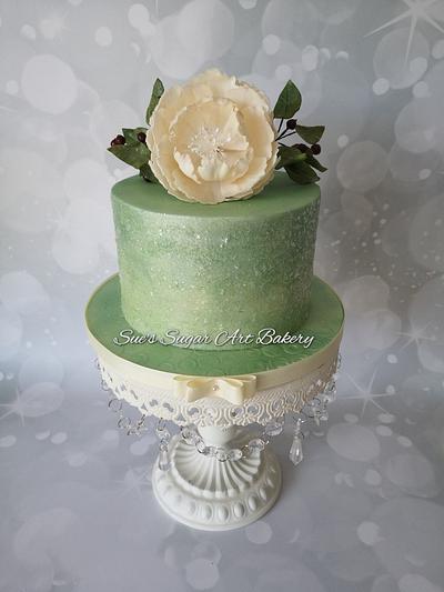 Green sparkle cake - Cake by Sue's Sugar Art Bakery 