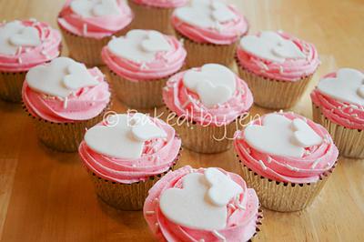 Heart Cupcakes - Cake by Jen