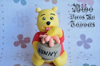Winnie the Pooh Fondant Topper - Cake by BiboDecosArtToppers 