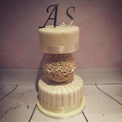 Ruffle ball wedding cake - Cake by Amy Archibald