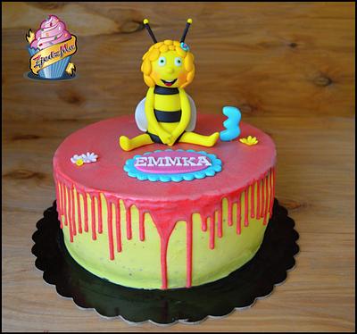 Drip cake Maya the bee  - Cake by zjedzma