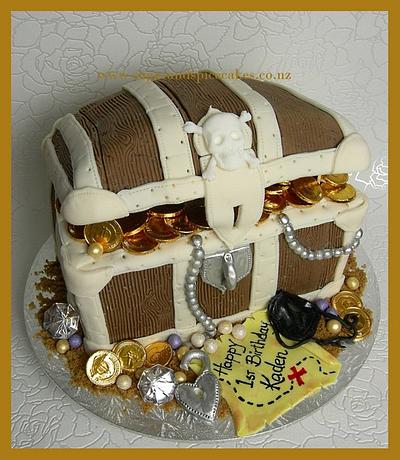 Pirate's Treasure Chest Cake - all edible except the glass diamond - Cake by Mel_SugarandSpiceCakes