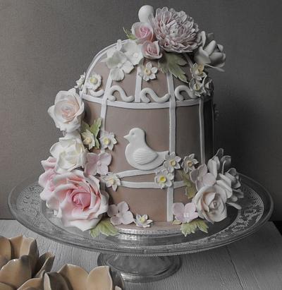 My first birdcage cake - Cake by Esther Scott