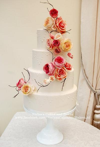English rose garden cake - Cake by Nadya