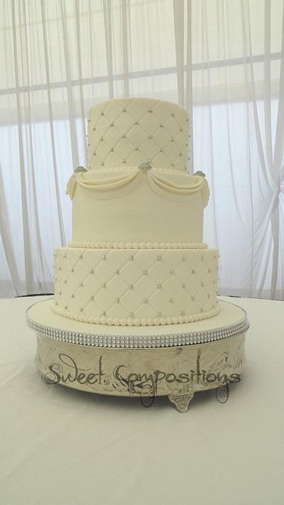Silver and White - Cake by Sweet Compositions