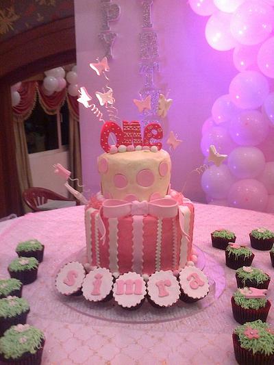 My first commercial cake... - Cake by Grace Saribay