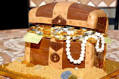 Treasure Chest - Cake by Lesley Wright