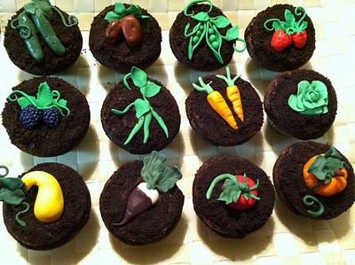 Garden Cupcakes - Cake by Cathy Leavitt
