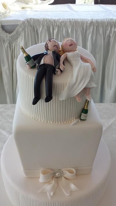 drunken couple - Cake by Paul Delaney of Delaneys cakes