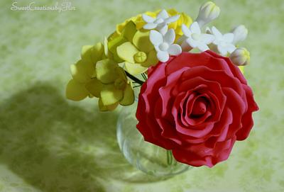 Sugar Flowers Ranunculus/Roses/Filler flowers - Cake by SweetCreationsbyFlor