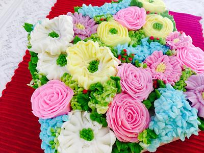 Buttercream flowers  - Cake by Prachi Dhabaldeb