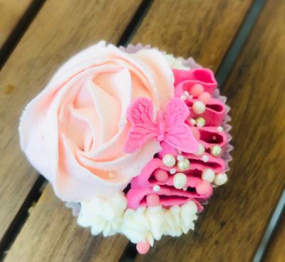 Wedding cupcakes 🧁  - Cake by Sofia V.