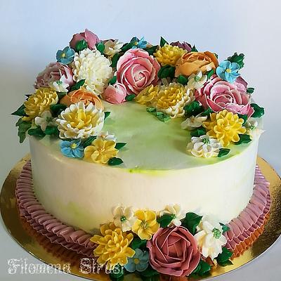 Buttercream flower cake  - Cake by Filomena