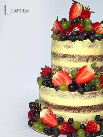 Naked cake & fresh fruit - Cake by Lorna