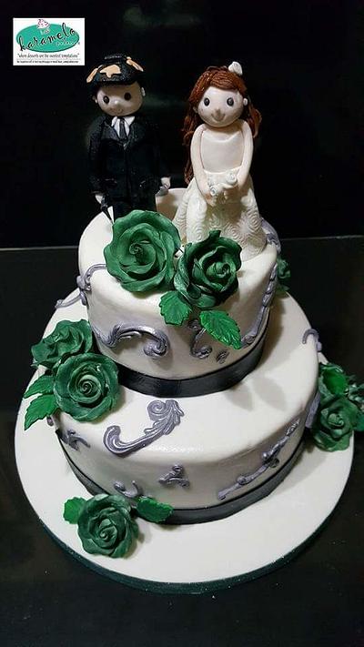 Moss green & white wedding cake - Cake by Karamelo Cakes & Pastries