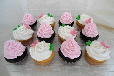 Cupcakes! - Cake by Sugar Me Cupcakes