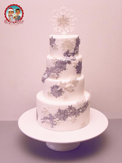 Snowflakes are Everywhere   - Cake by CAKE RÉVOL