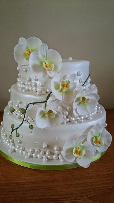 Weddingcake, with champagne bubbles and orchids - Cake by Pauliens Taarten