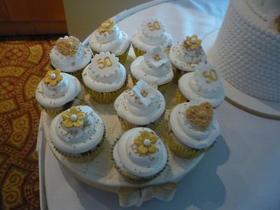 Cup cakes - Cake by Cakery Creation Liz Huber