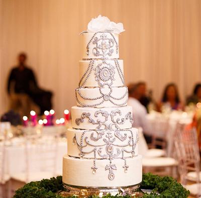 Couture wedding cake - Cake by Savyscakes