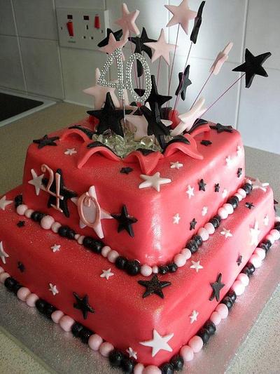 PINK&BLACK EXPLOSION 40TH BIRTHDAY CAKE - Cake by Tinascupcakes