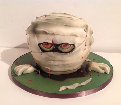 Zombie  - Cake by Lynnsmith