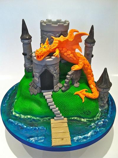 The Dragons Keep - Cake by Lu1