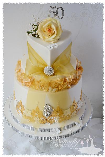 a golden wedding - Cake by Julie