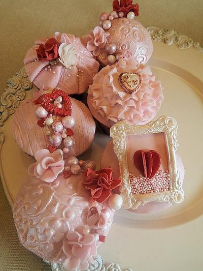 Vintage valetine cupcakes - Cake by Chris Toert