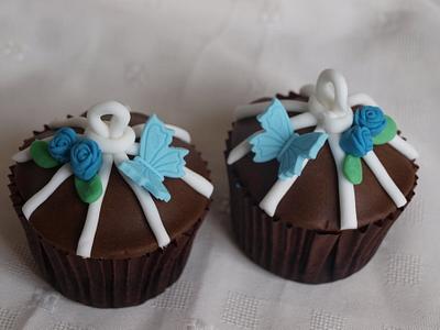 Bird Cage's and Rose's chocolate cupcakes. - Cake by Maxine Quinnell