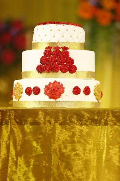 My very first wedding cake!!  - Cake by Uthra 