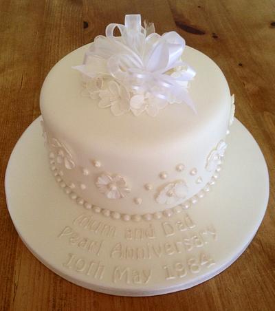 Pearl wedding anniversary cake! - Cake by Cherry Delbridge