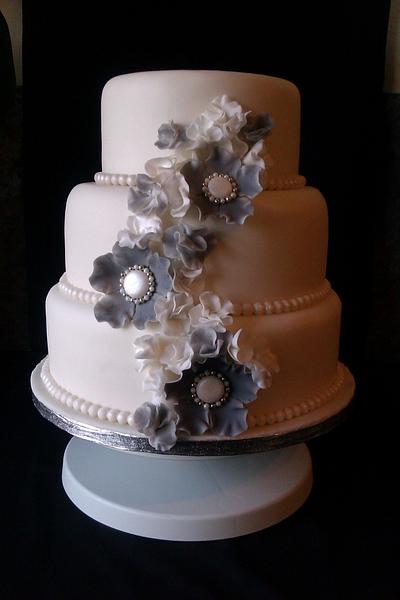 wedding cake - Cake by Caked