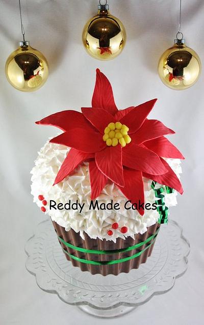 Christmas 2012-Poinsettia - Cake by Crystal Reddy