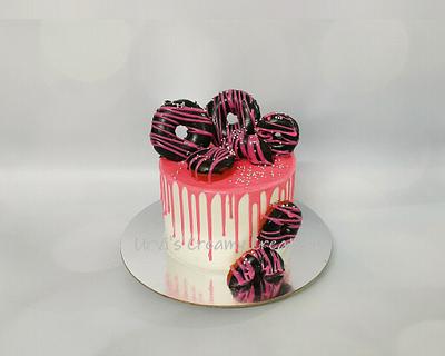 Cake for Donut lover - Cake by Urvi Zaveri 