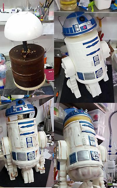 R2D2 structure cake Star Wars - Cake by Berna García / Ilusiona Cakes