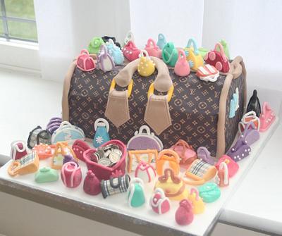 67 Handbags - Cake by tootsweet