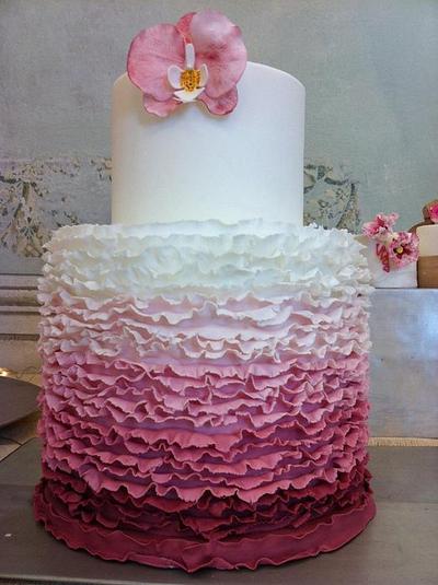 Frill Cake - Cake by Elena Fabbrini