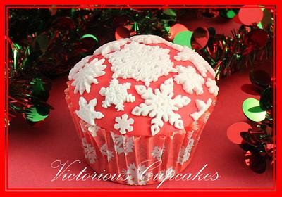 Christmas Cupcakes Part 3 - Cake by Victorious Cupcakes