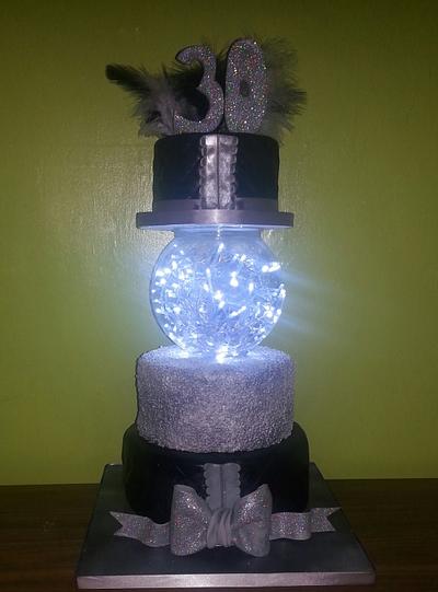 sequins and glam - Cake by Makeala