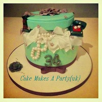 Hat box - Cake by Mandy