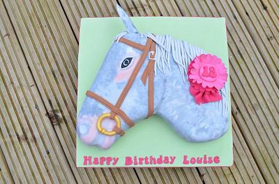 Dapple grey horse - Cake by Suzi Saunders