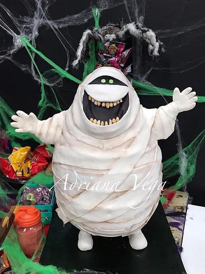 Murray the Mummy - Cake by Adriana Vega