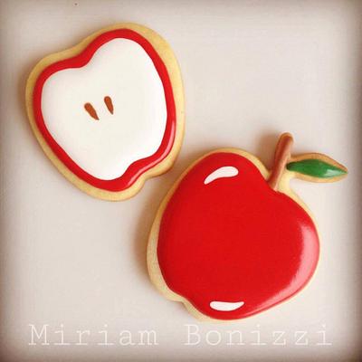 Apple royal icing cookies - Cake by MIRIAMBONIZZI