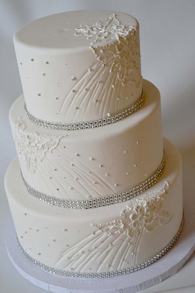 Brush Lace with pearls and sparkle  - Cake by Piece O'Cake 
